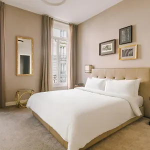 Opera Frochot Hotel