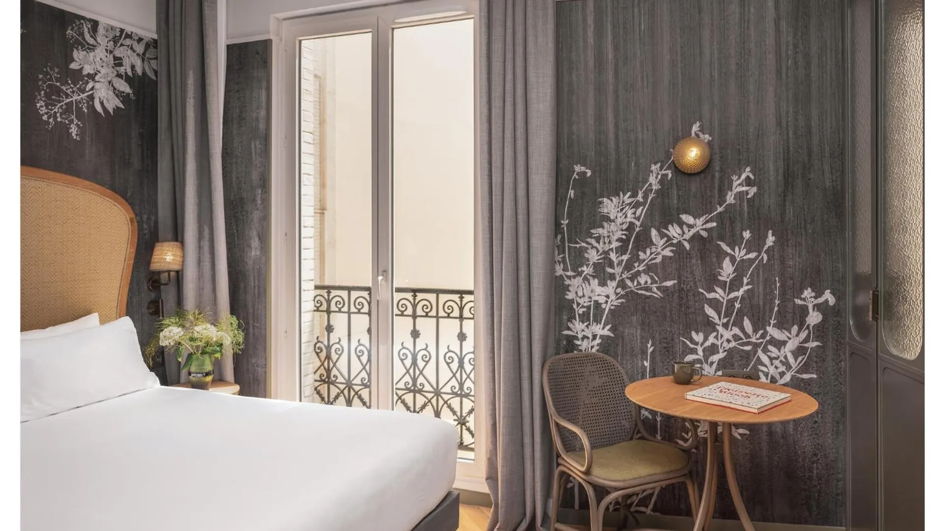 ****  Miss Fuller Hotel Parijs Frankrijk